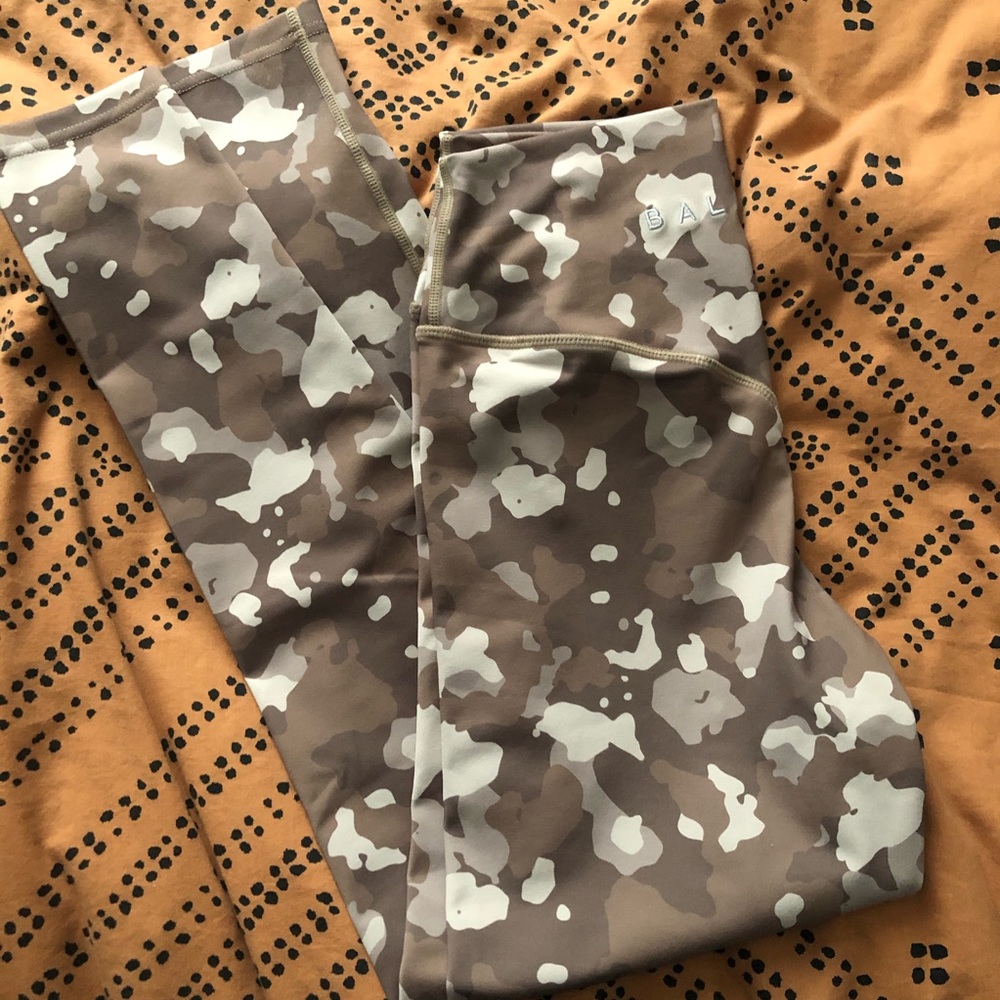 Balance Athletica Desert Beige Camo Ascend